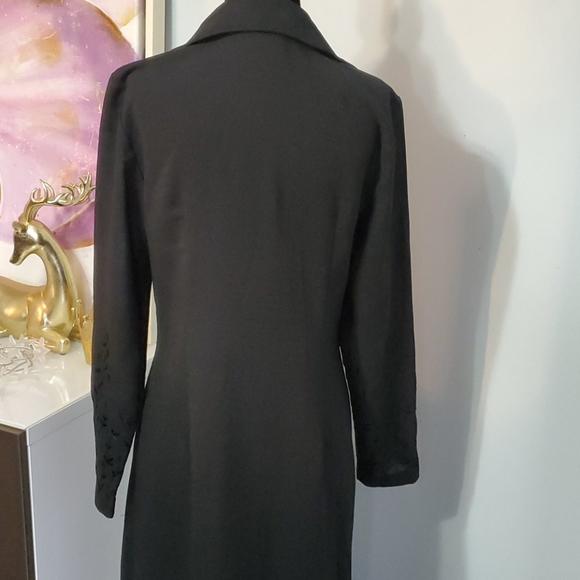 Full length black lightweight overcoat. - Picture 6 of 7
